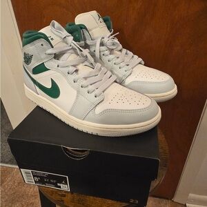 Air Jordan 1 - Mid Pine Green and White High-Top Sneakers
